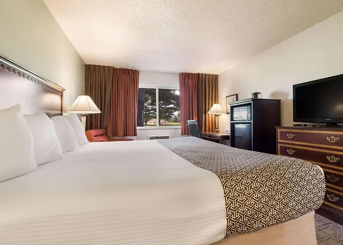 Hotel Surestay By Western Thomson
