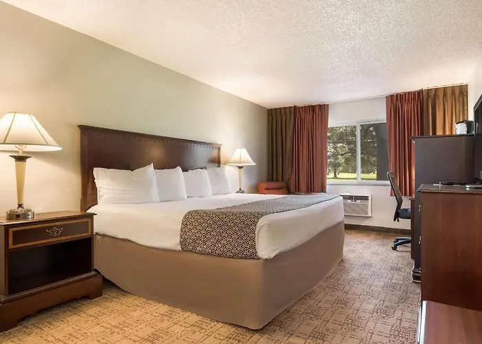 Hotel Surestay By Western Thomson